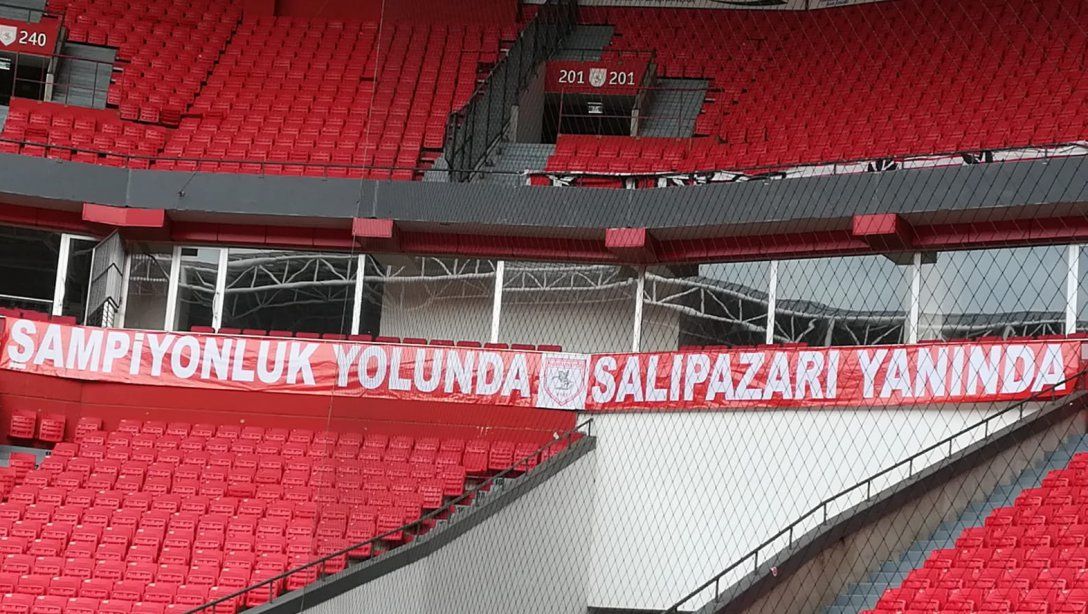  MİNİK YÜREKLERDEN KOCAMAN DESTEK Samsunspor - Bayrampaşa Futbol  Müsabakasını İzlemek Üzere Yaklaşık 1500 Minik Yürek 19 Mayıs Stadına Gitti.